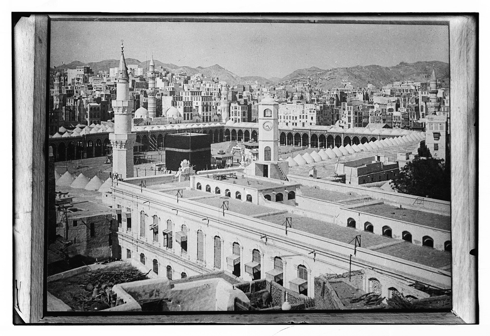 منظر تاريخي لمكة والمسجد الحرام حوالي عام 1910